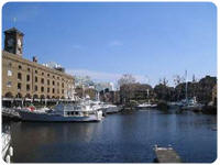 St Katherine's Docks Londra